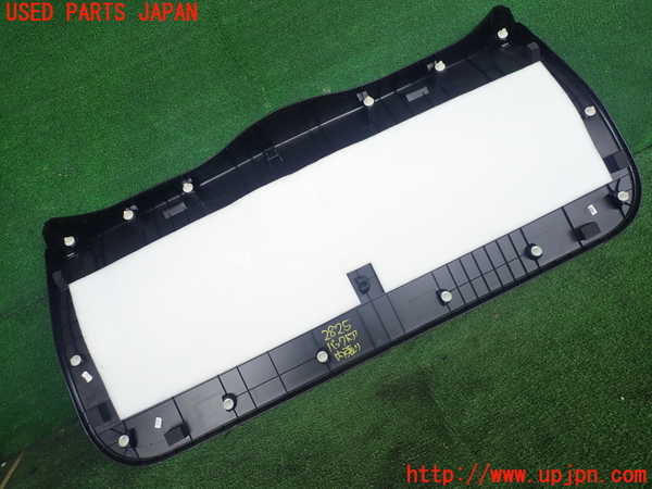 2UPJ-28251578]エスクード(YEH1S)バックドア内張り 中古_m0002.jpg