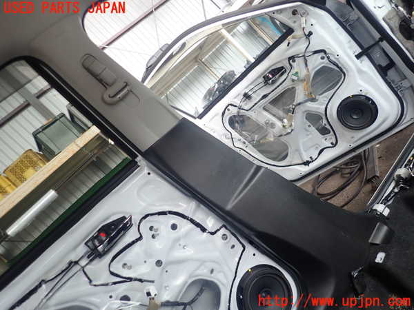 2UPJ-28257670]エスクード(YEH1S)左センターピラートリム 中古_m0001.jpg