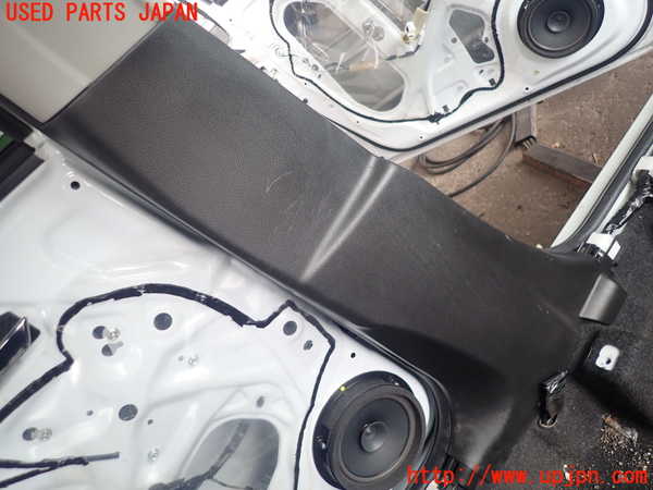 2UPJ-28257670]エスクード(YEH1S)左センターピラートリム 中古_m0003.jpg