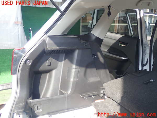 2UPJ-28257680]エスクード(YEH1S)左リアピラートリム 中古_m0001.jpg