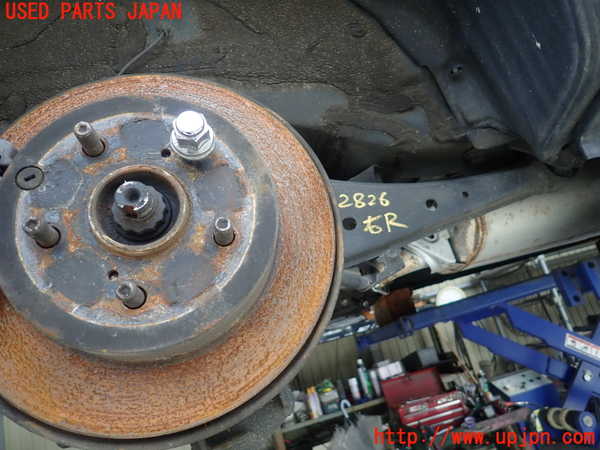 1UPJ-28264300]ハリアー(ZSU65W)右リアナックルハブ 中古_m0001.jpg