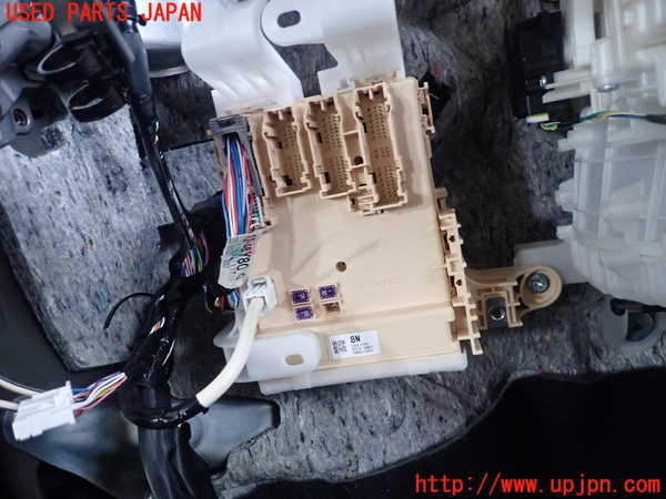 1UPJ-28266742]ハリアー(ZSU65W)ヒューズボックス2 中古_m0001.jpg
