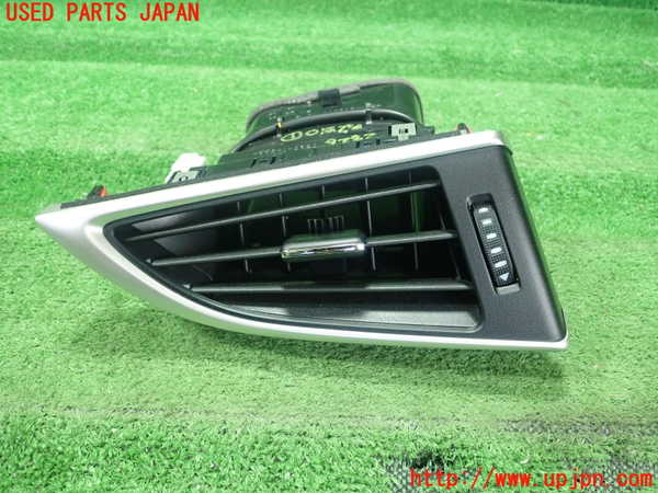 1UPJ-28267526]ハリアー(ZSU65W)エアコン吹き出し口1 (右) 中古_m0001.jpg