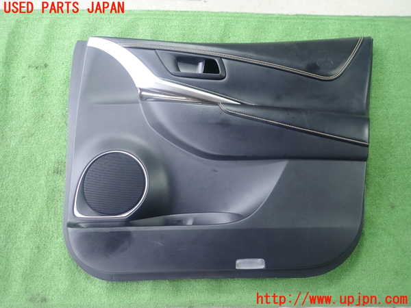 1UPJ-28261234]ハリアー(ZSU65W)右前ドア内張り 中古_m0001.jpg