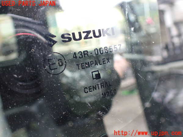 1UPJ-28271380]ジムニー(JB64W)右クォーターガラス CENTRAL M260 中古_m0003.jpg