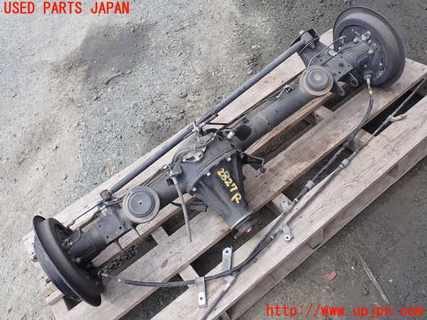 1UPJ-28274400]ジムニー(JB64W)リアデフホーシング 中古_m0002.jpg
