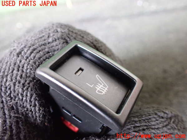 1UPJ-28276310]ジムニー(JB64W)スイッチ5 (助手席シートヒーター) 中古_m0002.jpg
