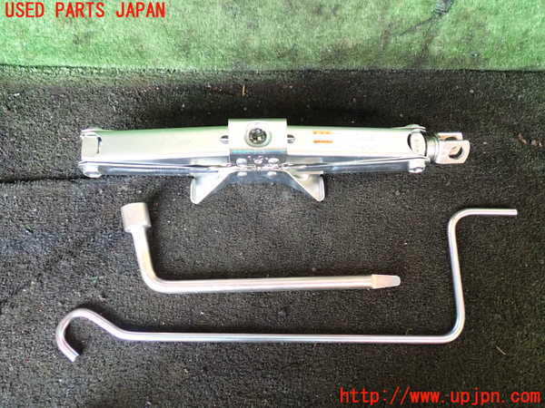 5UPJ-28277805]ジムニー(JB64W)車載工具 中古_m0001.jpg