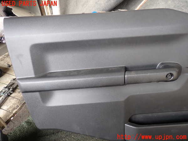 1UPJ-28271264]ジムニー(JB64W)左ドア内張り 中古_m0003.jpg