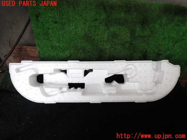 1UPJ-28277772]ジムニー(JB64W)ラゲッジトレイ2 中古_m0001.jpg