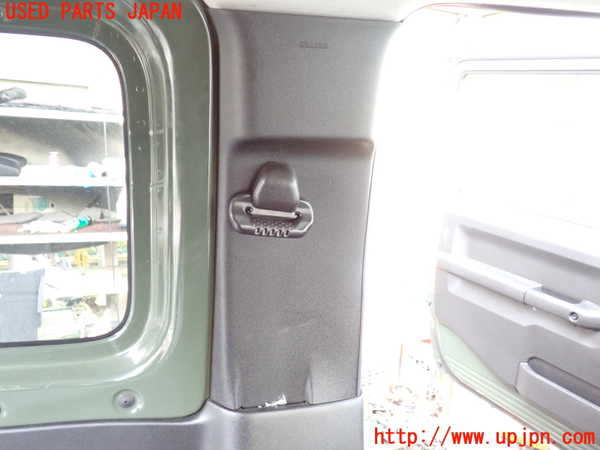 1UPJ-28277670]ジムニー(JB64W)左センターピラートリム 中古_m0001.jpg