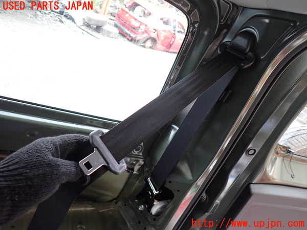 1UPJ-28277155]ジムニー(JB64W)右2列目シートベルト 中古_m0001.jpg