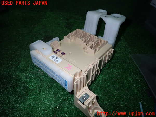 1UPJ-28296741]レクサス・NX300h(AYZ10)ヒューズボックス1 中古_m0001.jpg
