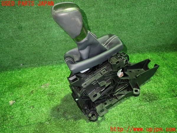 1UPJ-28297555]レクサス・NX300h(AYZ10)ATシフトレバー 中古_m0002.jpg