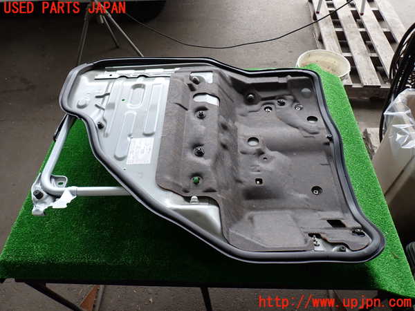 2UPJ-28302160]ハイエースバン200系(TRH200V)エンジンアッパーカバー 中古_m0004.jpg