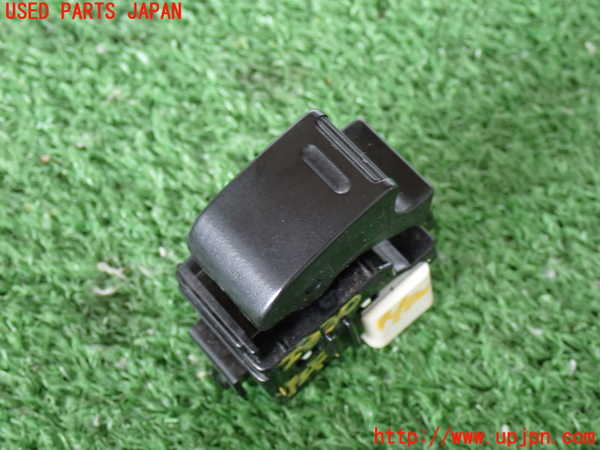 2UPJ-28306245]ハイエースバン200系(TRH200V)左前パワーウィンドウスイッチ 中古_m0001.jpg