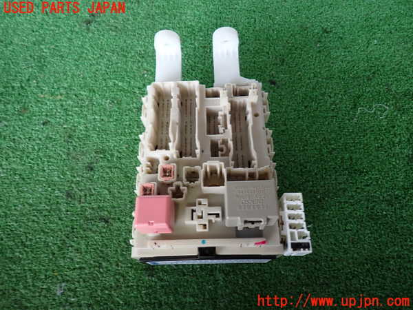 2UPJ-28306741]ハイエースバン200系(TRH200V)ヒューズボックス1 中古_m0001.jpg
