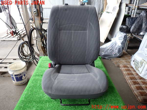 2UPJ-28307065]ハイエースバン200系(TRH200V)助手席シート 中古_m0001.jpg