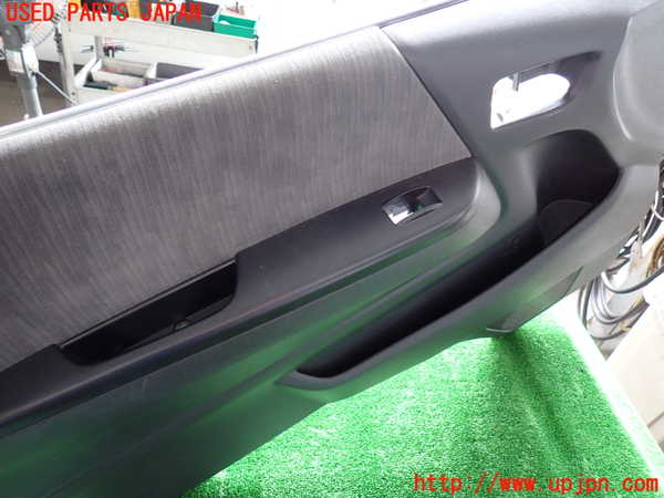 2UPJ-28301264]ハイエースバン200系(TRH200V)左前ドア内張り ジャンク品 中古_m0002.jpg
