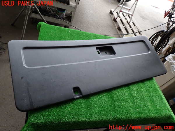 2UPJ-28301578]ハイエースバン200系(TRH200V)バックドア内張り 中古_m0001.jpg