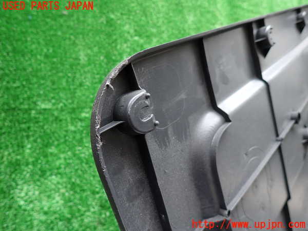 2UPJ-28301578]ハイエースバン200系(TRH200V)バックドア内張り 中古_m0004.jpg