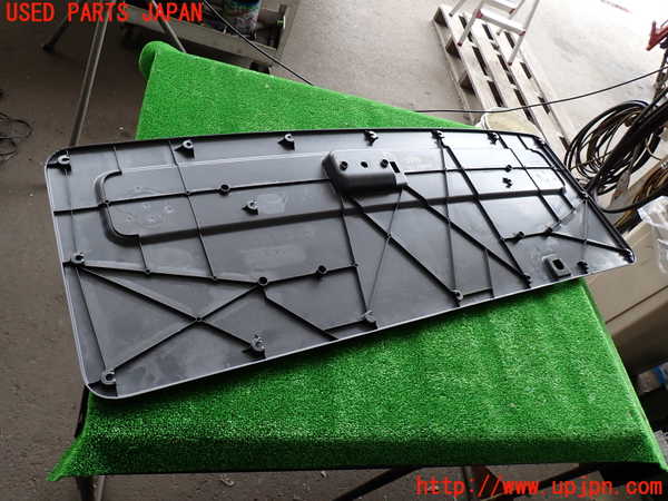 2UPJ-28301578]ハイエースバン200系(TRH200V)バックドア内張り 中古_m0005.jpg