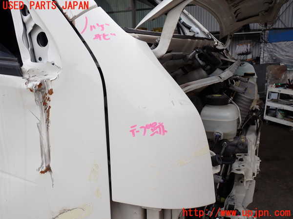 2UPJ-28311100]ハイエースバン200系(KDH206V)右前コーナーパネル 中古_m0001.jpg