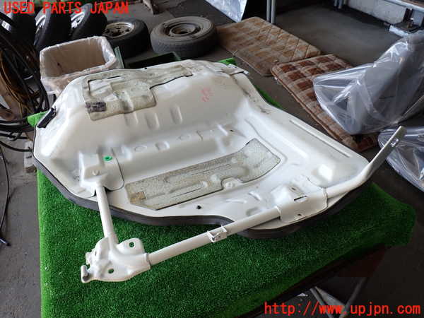 2UPJ-28312160]ハイエースバン200系(KDH206V)エンジンアッパーカバー 中古_m0003.jpg