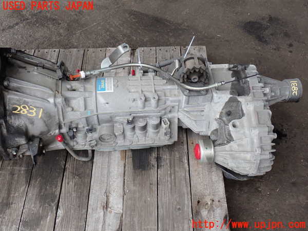 2UPJ-28313010]ハイエースバン200系(KDH206V)ミッション AT 1KD-FTV 4WD 中古_m0002.jpg