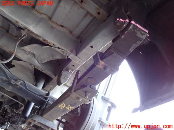 2UPJ-28315100]ハイエースバン200系(KDH206V)右リアスプリング 中古_m0001.jpg