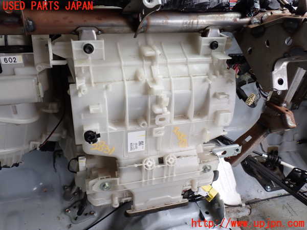 2UPJ-28316081]ハイエースバン200系(KDH206V)エバポレーター1 中古_m0001.jpg