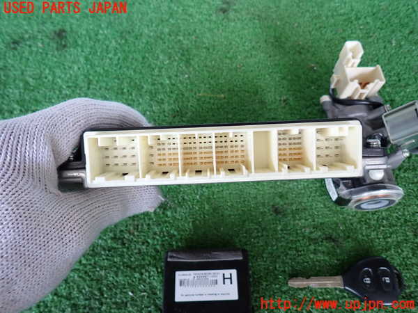 2UPJ-28316110]ハイエースバン200系(KDH206V)エンジンコンピューター 中古_m0002.jpg