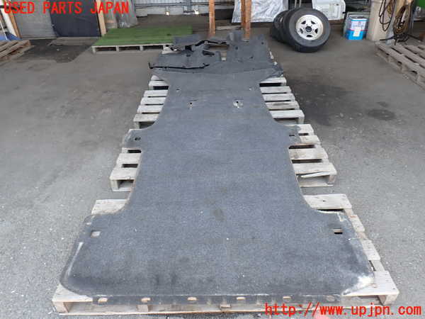 2UPJ-28317795]ハイエースバン200系(KDH206V)フロアーカーペット 中古_m0001.jpg