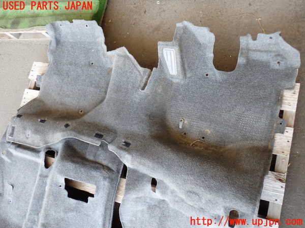 2UPJ-28317795]ハイエースバン200系(KDH206V)フロアーカーペット 中古_m0005.jpg
