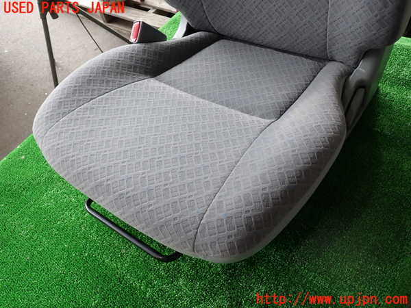 2UPJ-28317065]ハイエースバン200系(KDH206V)助手席シート 中古_m0002.jpg