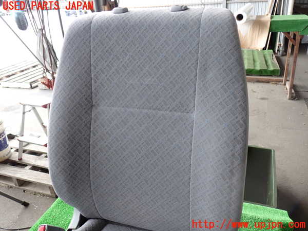 2UPJ-28317065]ハイエースバン200系(KDH206V)助手席シート 中古_m0003.jpg