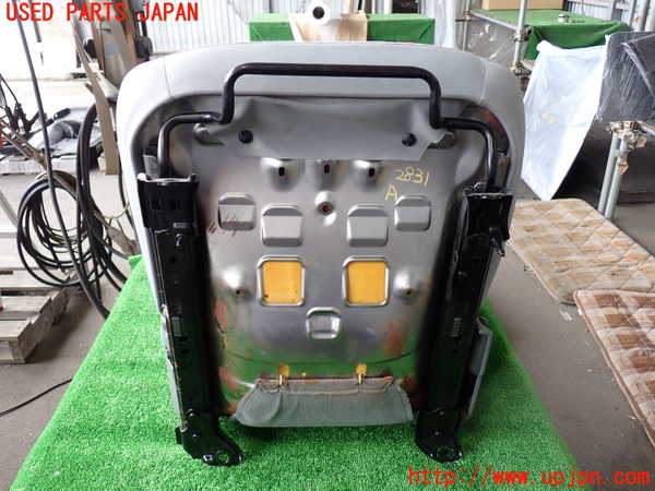 2UPJ-28317065]ハイエースバン200系(KDH206V)助手席シート 中古_m0005.jpg