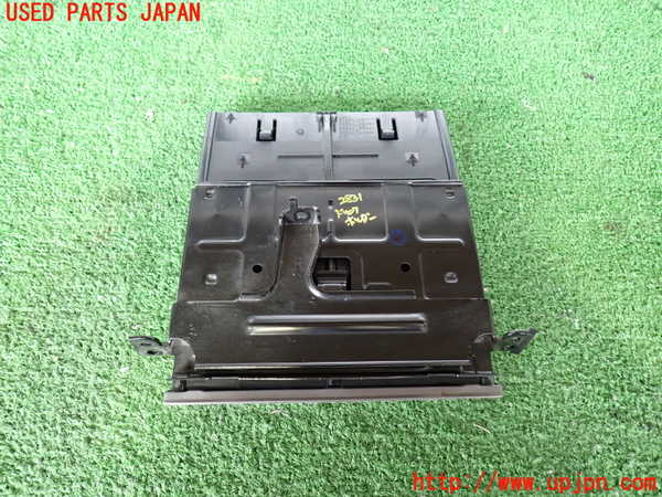 2UPJ-28317810]ハイエースバン200系(KDH206V)ドリンクホルダー 中古_m0001.jpg