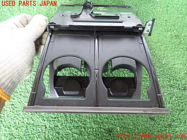 2UPJ-28317810]ハイエースバン200系(KDH206V)ドリンクホルダー 中古_m0002.jpg
