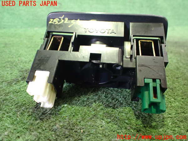 2UPJ-28326307]ソアラ(JZZ31)スイッチ2 (フューエルリッド　トランクオープナー) 中古_m0002.jpg