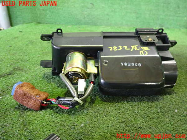 2UPJ-28327821]ソアラ(JZZ31)灰皿1 中古_m0003.jpg