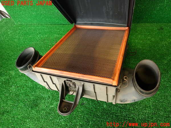 2UPJ-28332560]マセラティ・クアトロポルテ(MQP)エアクリーナーボックス 中古_m0003.jpg