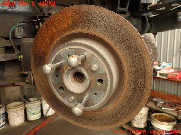 2UPJ-28334290]マセラティ・クアトロポルテ(MQP)右フロントナックルハブ 中古_m0001.jpg