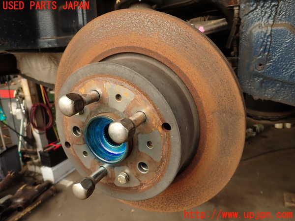 2UPJ-28334300]マセラティ・クアトロポルテ(MQP)右リアナックルハブ 中古_m0001.jpg