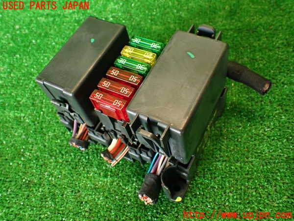 2UPJ-28336743]マセラティ・クアトロポルテ(MQP)ヒューズボックス3 中古_m0001.jpg