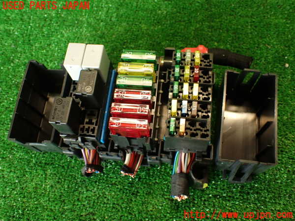 2UPJ-28336743]マセラティ・クアトロポルテ(MQP)ヒューズボックス3 中古_m0003.jpg