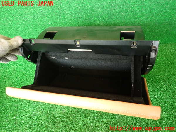 2UPJ-28337516]マセラティ・クアトロポルテ(MQP)グローブボックス1 中古_m0003.jpg