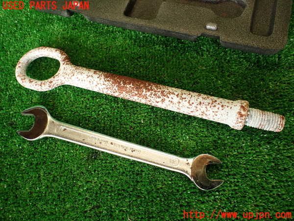 2UPJ-28337805]マセラティ・クアトロポルテ(MQP)車載工具 中古_m0003.jpg