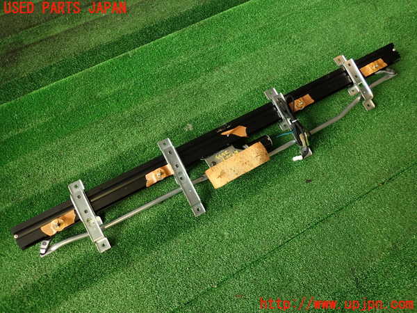 2UPJ-28337790]マセラティ・クアトロポルテ(MQP)リアサンシェード 中古_m0002.jpg