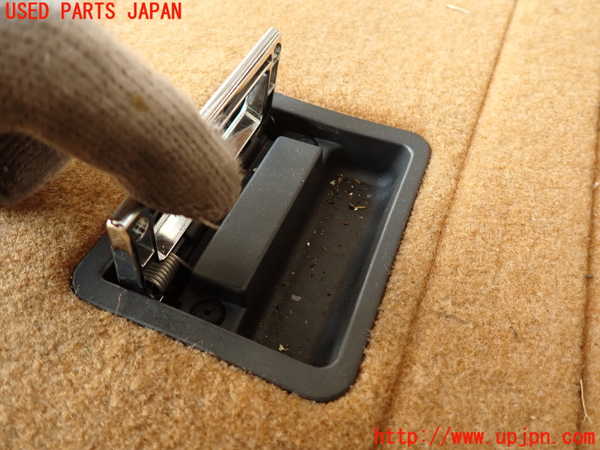 2UPJ-28337771]マセラティ・クアトロポルテ(MQP)ラゲッジトレイ1 (ジャンク品) 中古_m0004.jpg